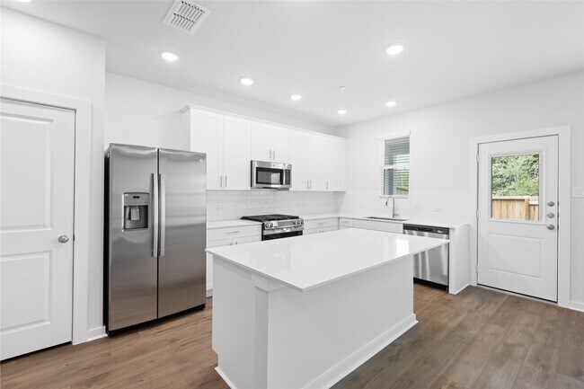 Building Photo - 3037 Dovedale St