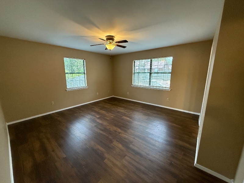 Building Photo - 305 Preston Dr
