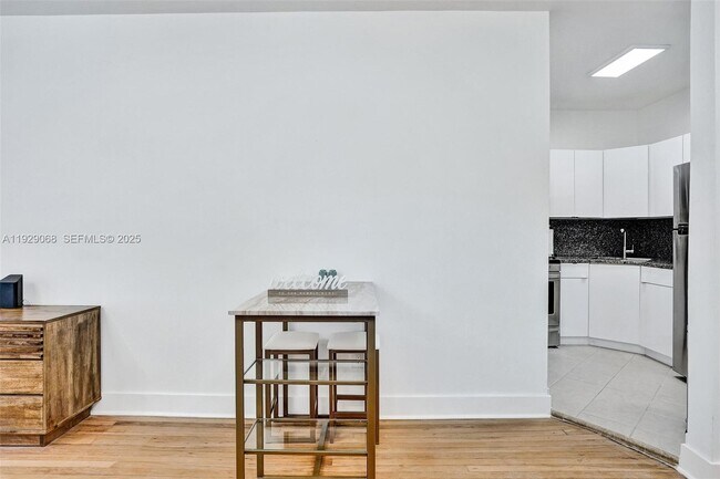 Building Photo - 1656 Polk St