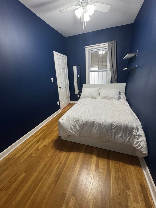 Building Photo - 1006 S Oakley Blvd