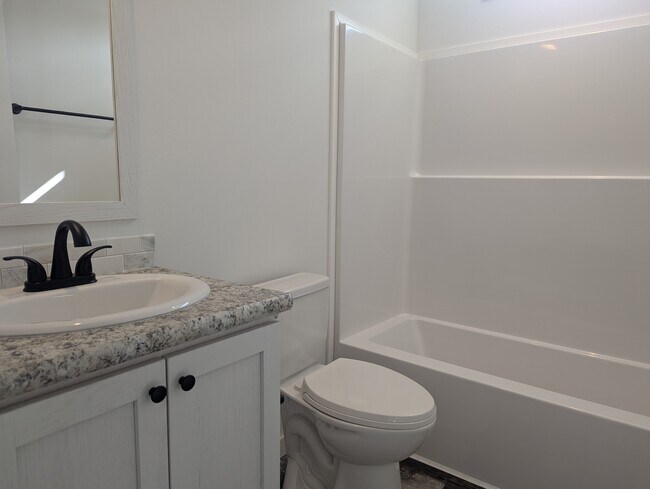 Building Photo - 127 Coral Crest Dr
