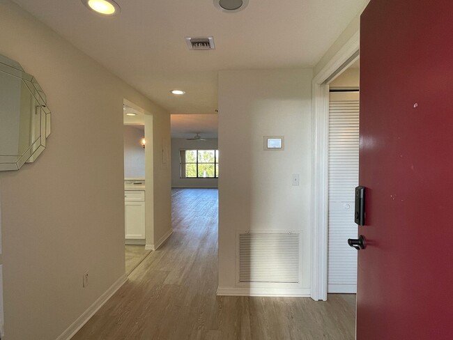 Building Photo - Unfurnished 2 BR 2 Bath Annual Rental in R...