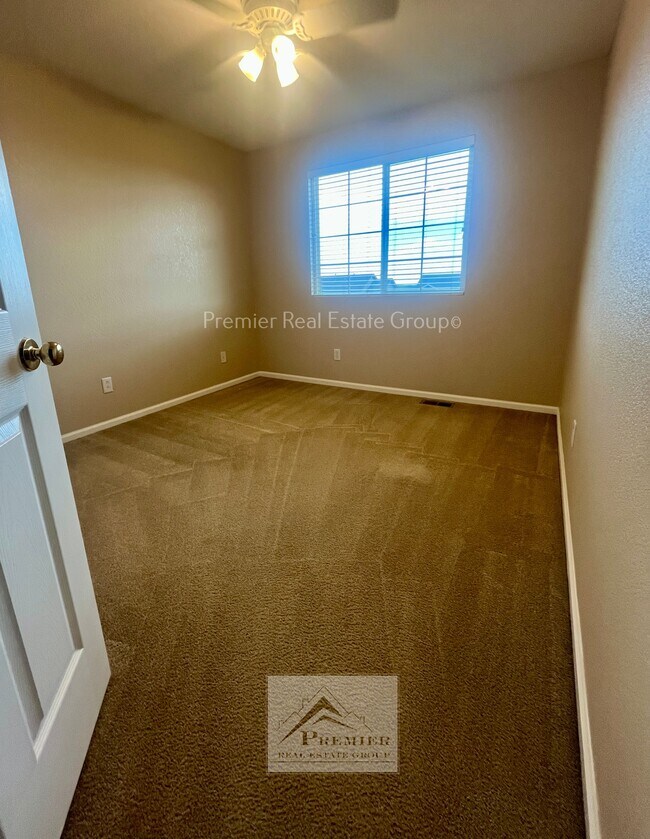 Building Photo - 1622 Woodpark Dr