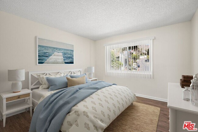 Building Photo - 18002 Coastline Dr