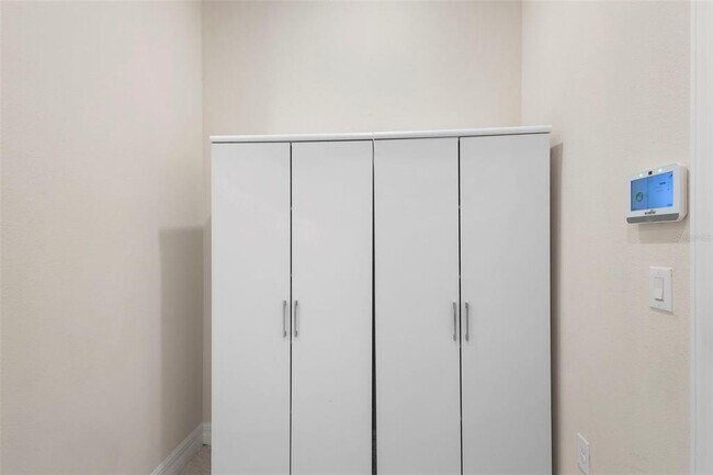 Building Photo - 8000 Leaf Grv Cir