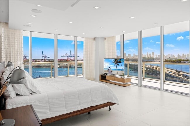 Building Photo - 450 Alton Rd