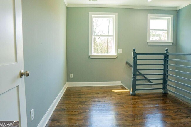 Building Photo - 1433 Merriman Ln NE