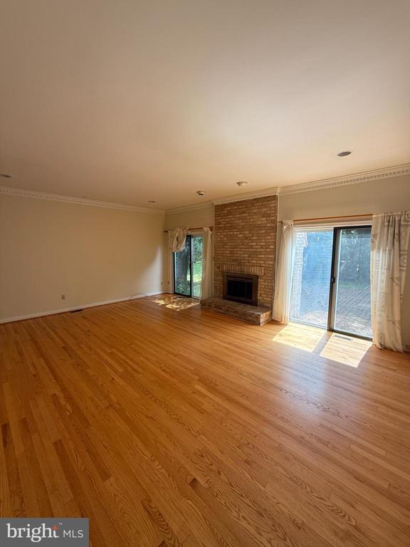 Building Photo - 10 Candlelight Ct