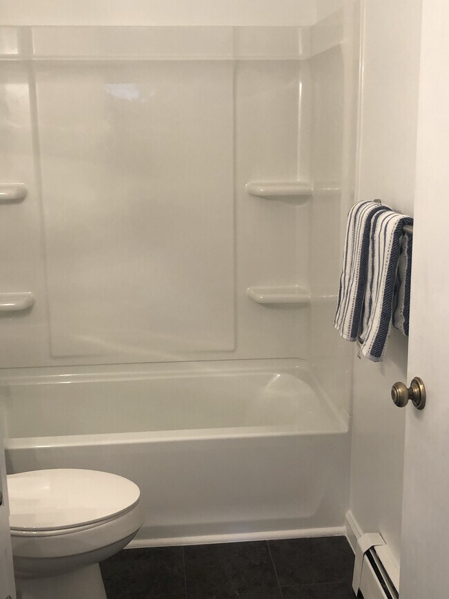 Building Photo - 7398 Eisenhower Dr