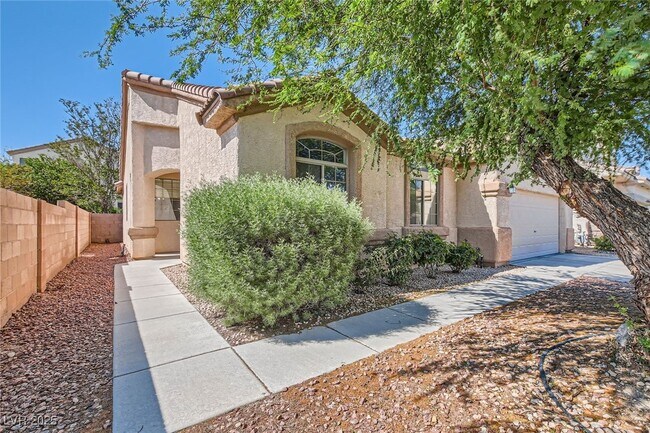 Primary Photo - 7515 Splashing Rock Dr