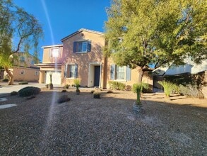 Building Photo - Beautiful, Spacious Four Bedroom + Loft Home in Gated Community!