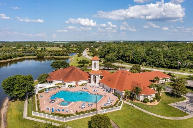 Building Photo - Waterfront home for RENT! 4 bed/2.5 bath