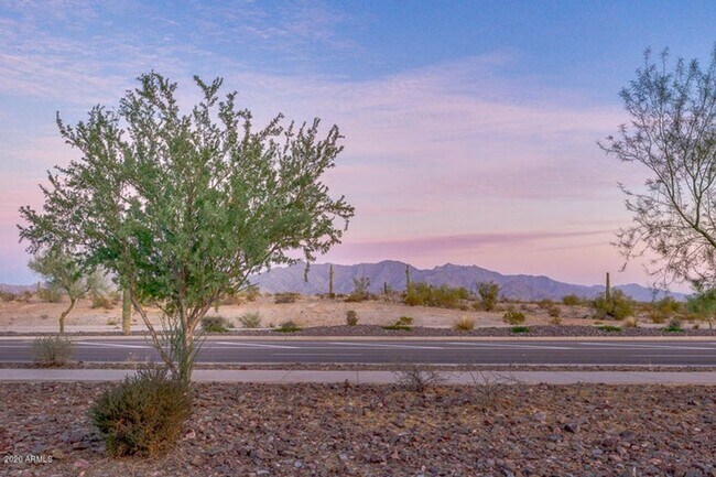 Building Photo - Rare opportunity to lease a house of this ...