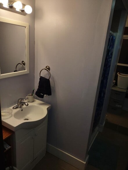 Building Photo - 33 Highland Ave