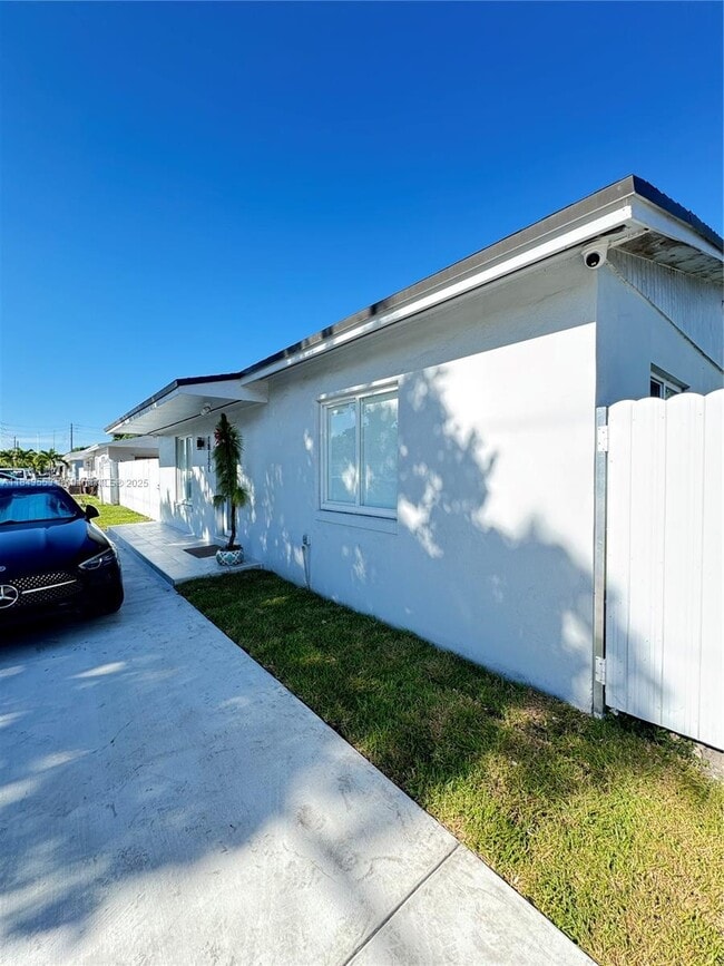 Building Photo - 18121 NW 32nd Ave