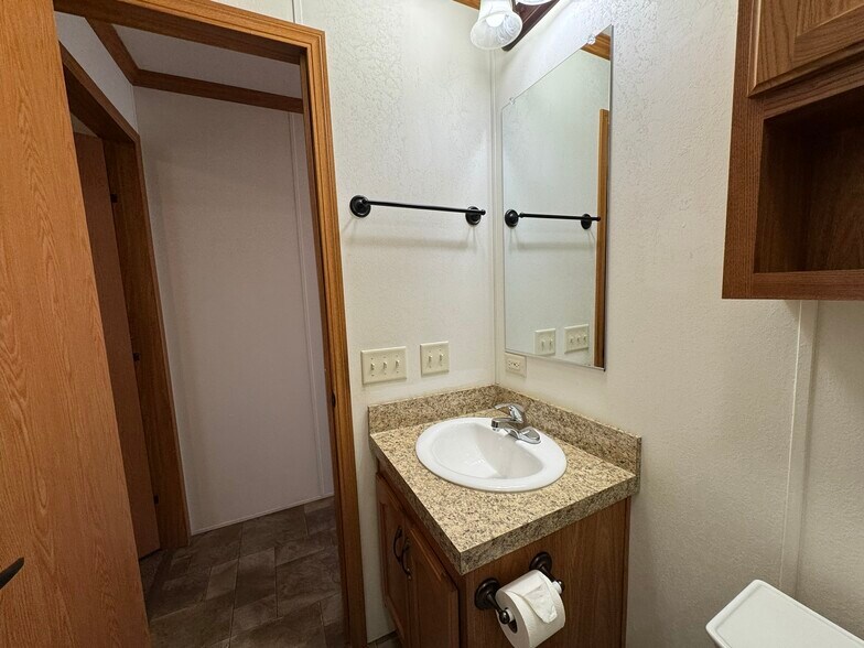 Building Photo - 2022 Mockingbird Pl NW