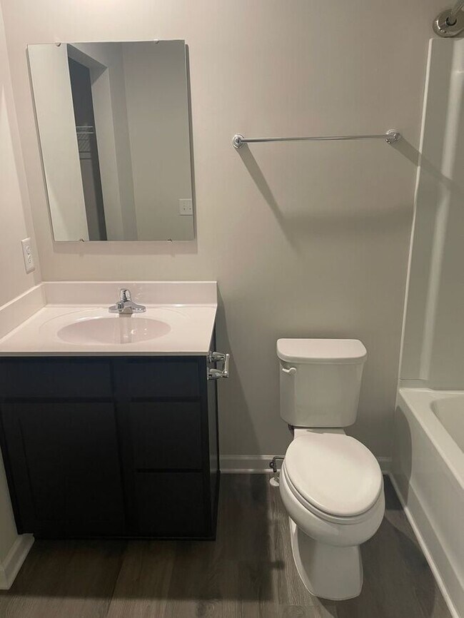 Building Photo - Stunning 3BR 3BA Home w/ Private Patio • Full Appliance Suite • Wooded-View Patio in Nashville