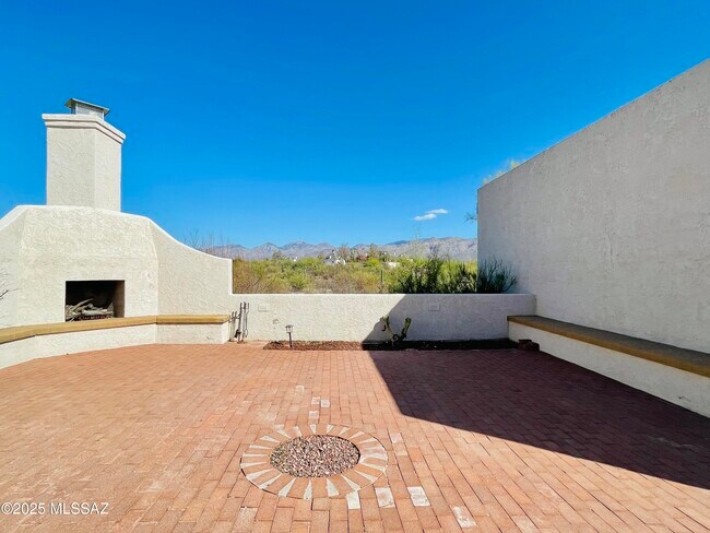 Building Photo - 12825 E Cape Horn Dr