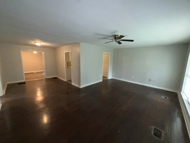 Building Photo - 740 Hickory Ridge Dr