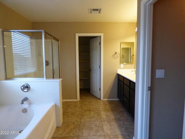 Building Photo - 8623 S 40th Dr