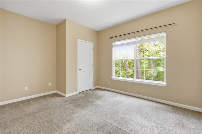 Building Photo - 1202 Walden Park Dr