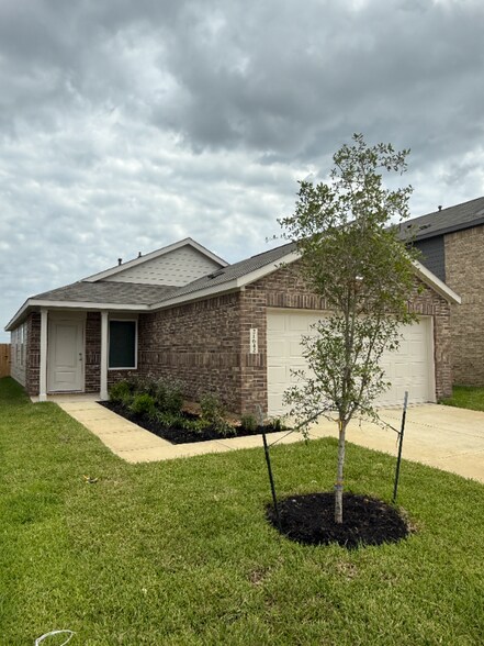 Building Photo - 21642 Cottonwood Mdws Trl