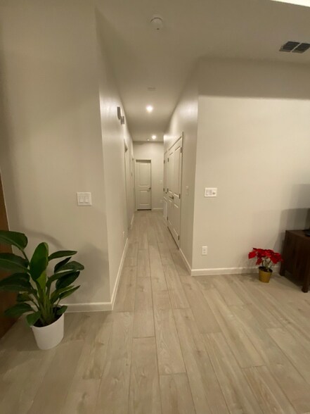 Building Photo - 3412 Duke Ave