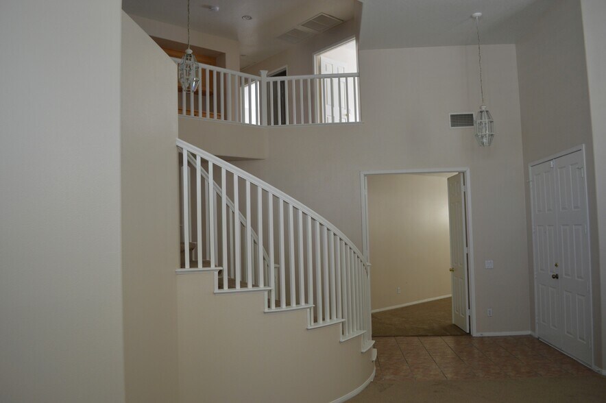 Building Photo - 948 Villa Montes Cir