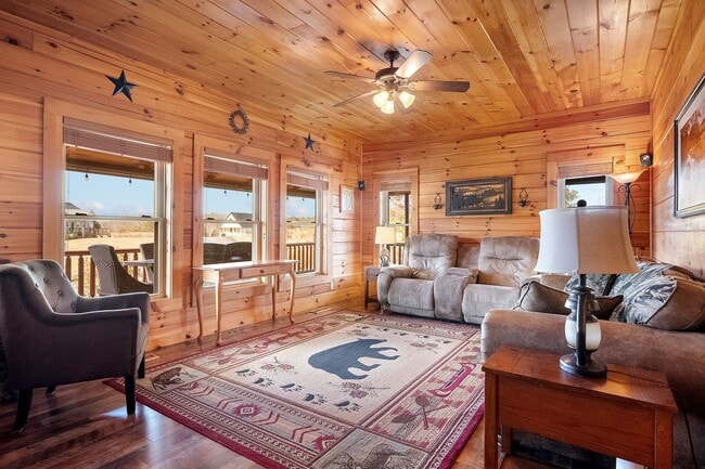 Building Photo - Sevierville 37876 - 3 bedroom, 3.5 Bath, 2486 sq. ft. Cabin and a 672 sq. ft. Studio above garage...