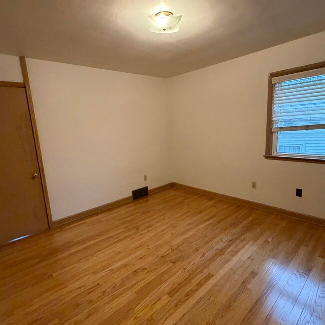 Building Photo - 529 W Olin Ave