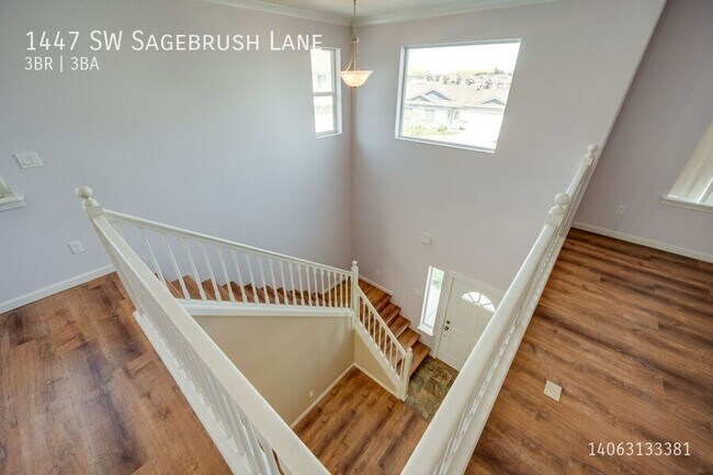 Building Photo - 1447 SW Sagebrush Ln