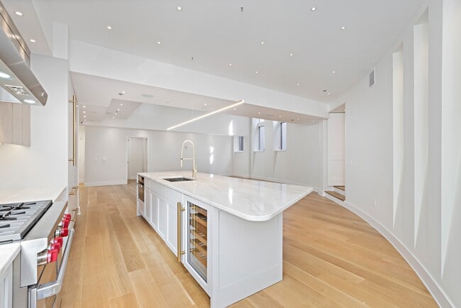 Building Photo - The Raphael 3 Bedroom Rental