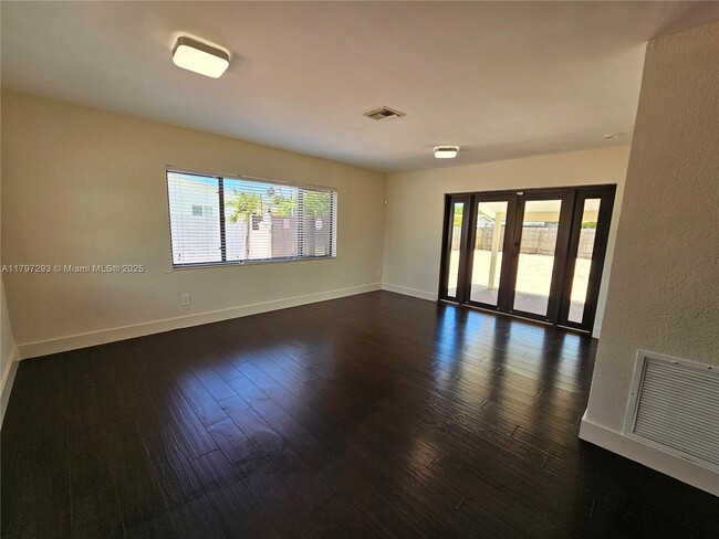 Building Photo - 16321 SW 96th Ave