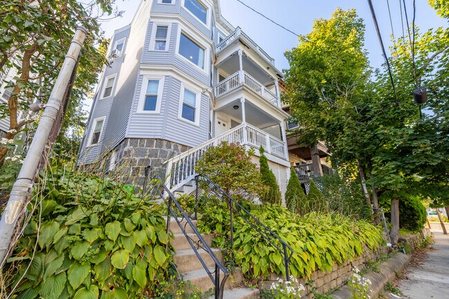 Primary Photo - 11 Juliette St