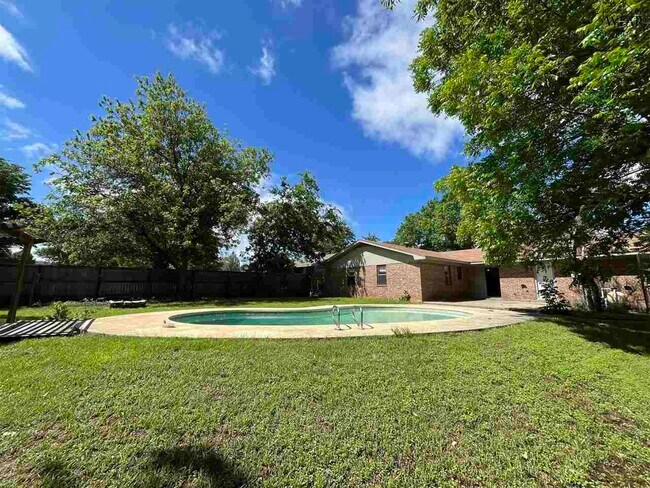 Building Photo - 5503 Hooper Dr