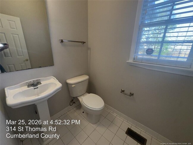 Building Photo - 314 St Thomas Rd
