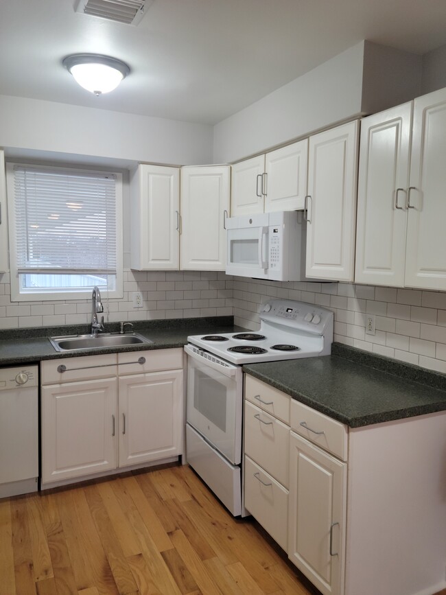 kitchen - 316 6th Ave