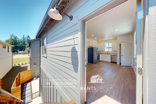 Building Photo - Brand New! Modern 1 Bed in Trestlewood – W...