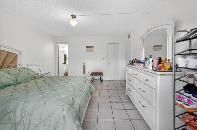 Building Photo - 15480 SW 82nd Ln