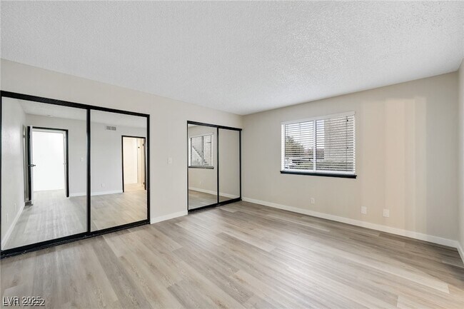 Building Photo - 5036 Newport Cove Dr