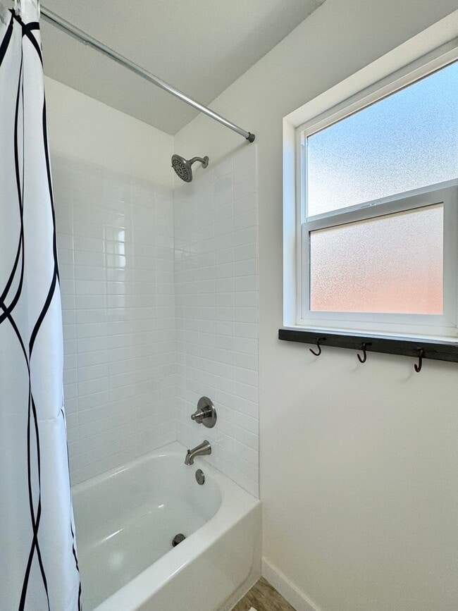 Building Photo - Available For 4+ Months!* Rare Find Furnished Saint Helena Gem, “Upper Tainter” 2 Bedrooms, 2 Bat...