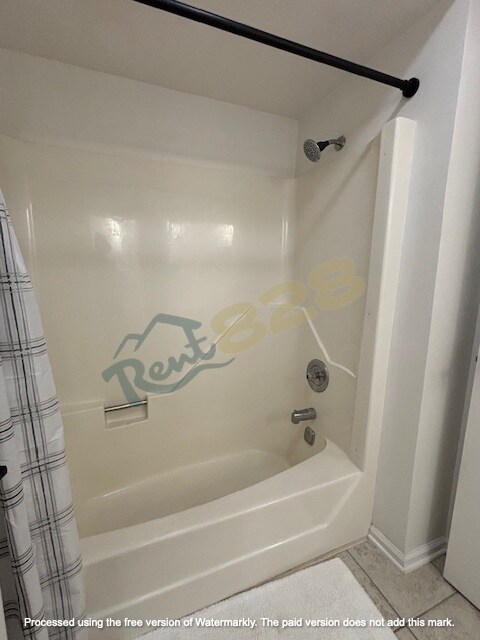 Building Photo - 551 Courtwood Ln