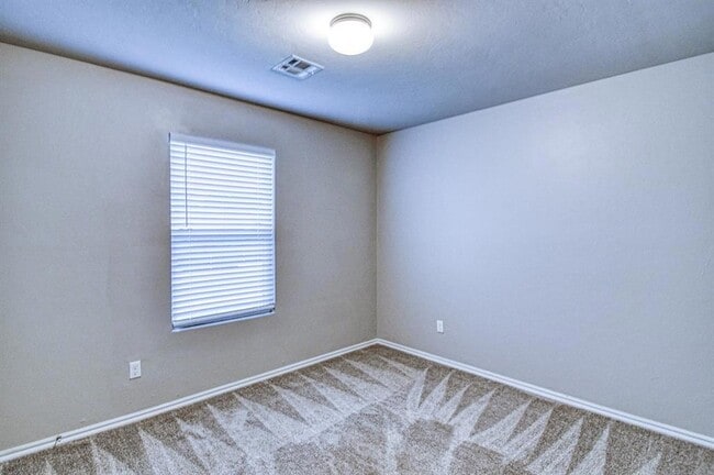 Building Photo - 1325 Quartz Pl