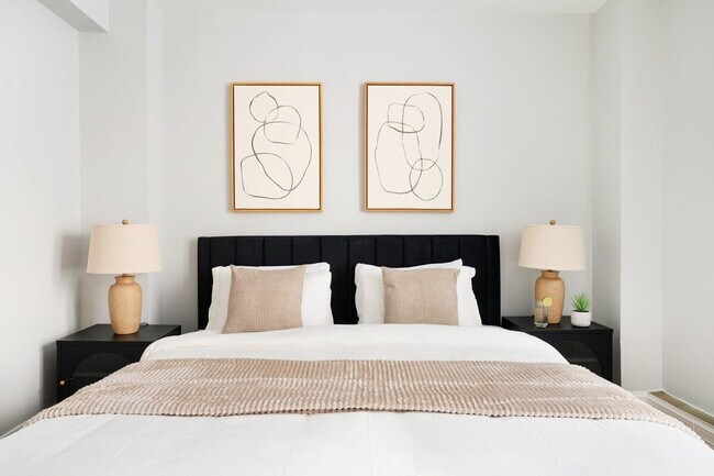 Building Photo - 240 W 73rd St