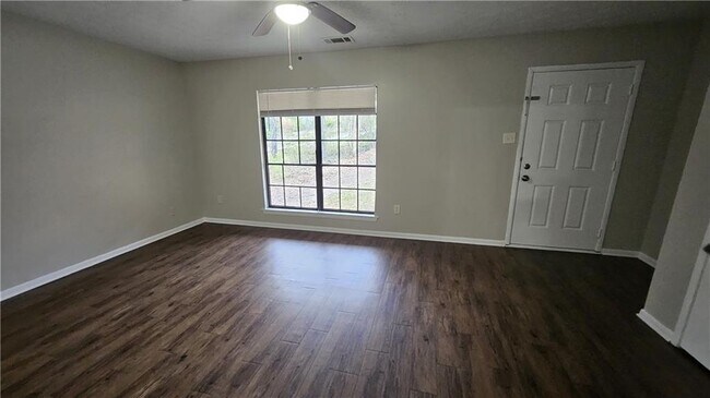 Building Photo - 2673 Stoneview Ct NW