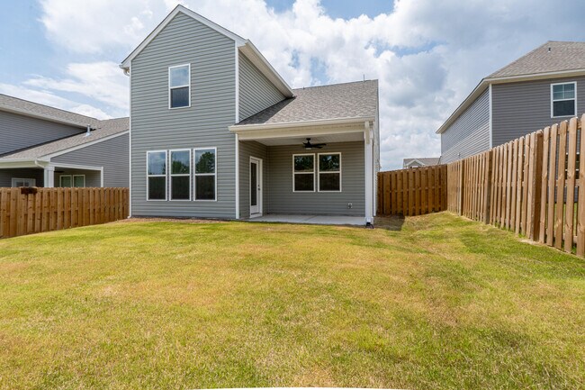 Building Photo - 644 Manitou Cir