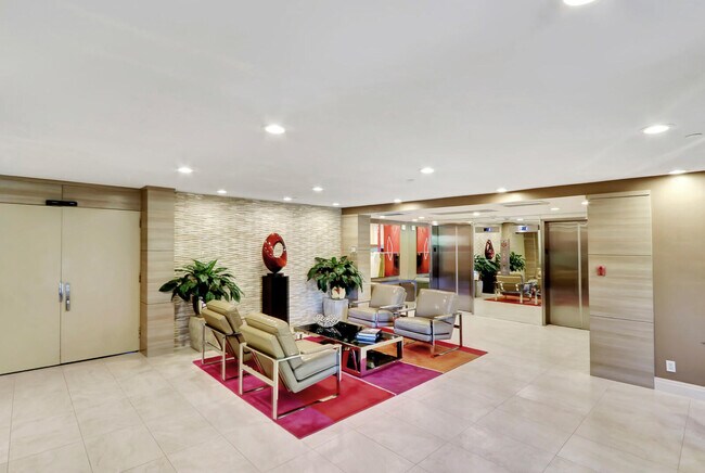 Building Photo - 2727 N Ocean Blvd