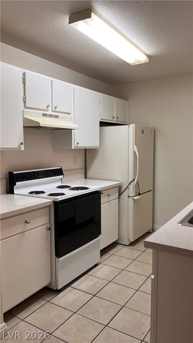 Building Photo - 8101 W Flamingo Rd