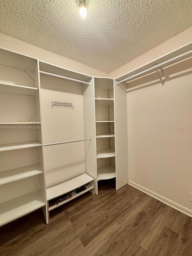 Building Photo - 1703 Whitehall Dr