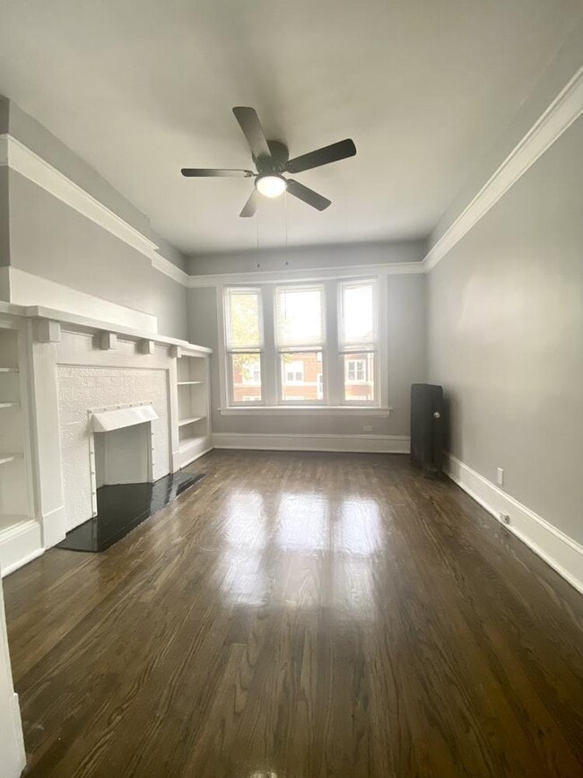 Building Photo - 1251 W Rosemont Ave
